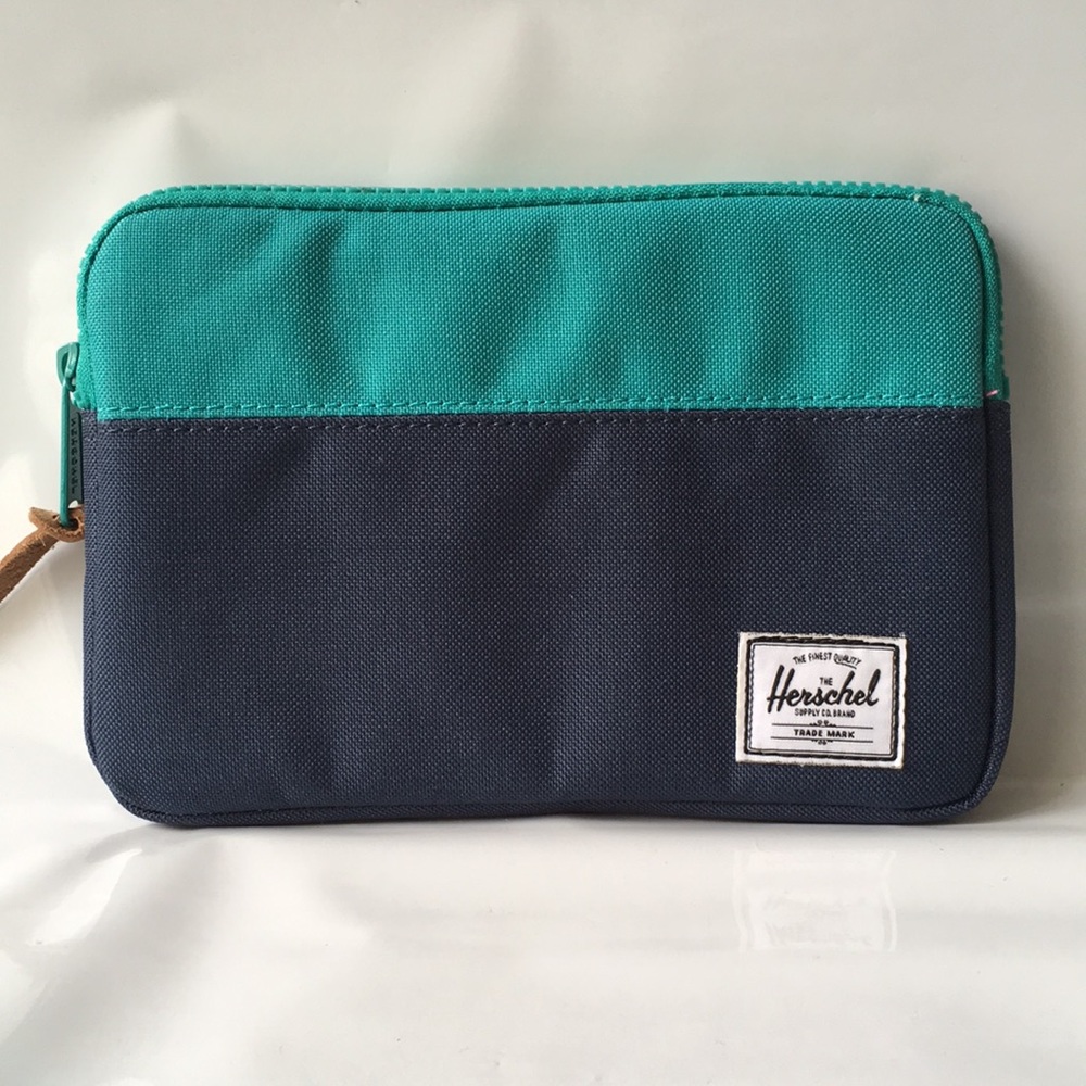 NWOT Herschel iPad Mini Case